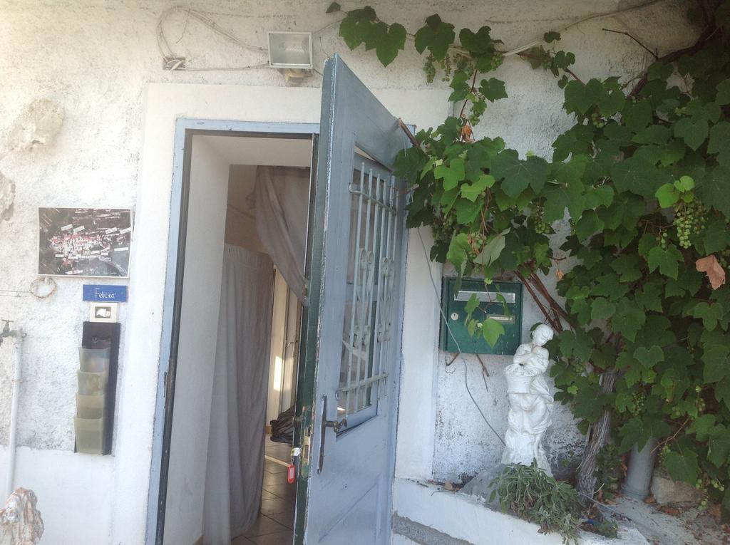 Villa D'Arte Mortola Superiore Pokoj fotografie